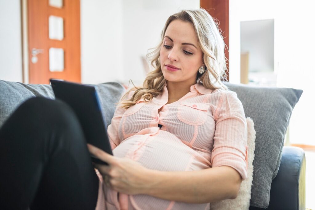 A importância de escolher o nome do bebê no Brasil. Imagem: Freepik