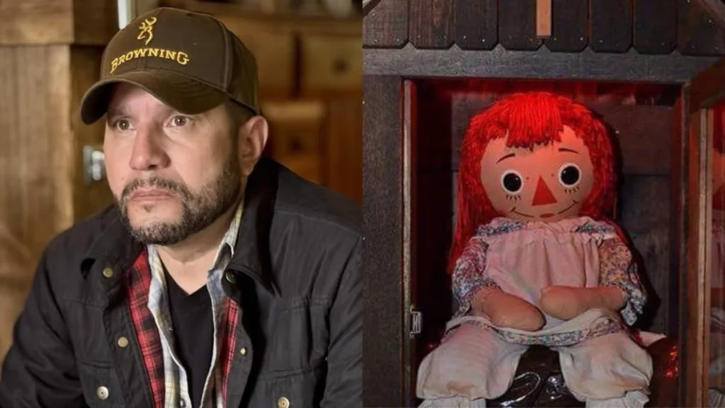 Dan Rivera ao lado da famosa boneca Annabelle.